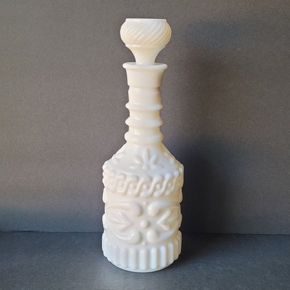 Vintage Milk Glass Jim Beam Liquor Bottle Decanter with Stopper - Picture 1 of 8
